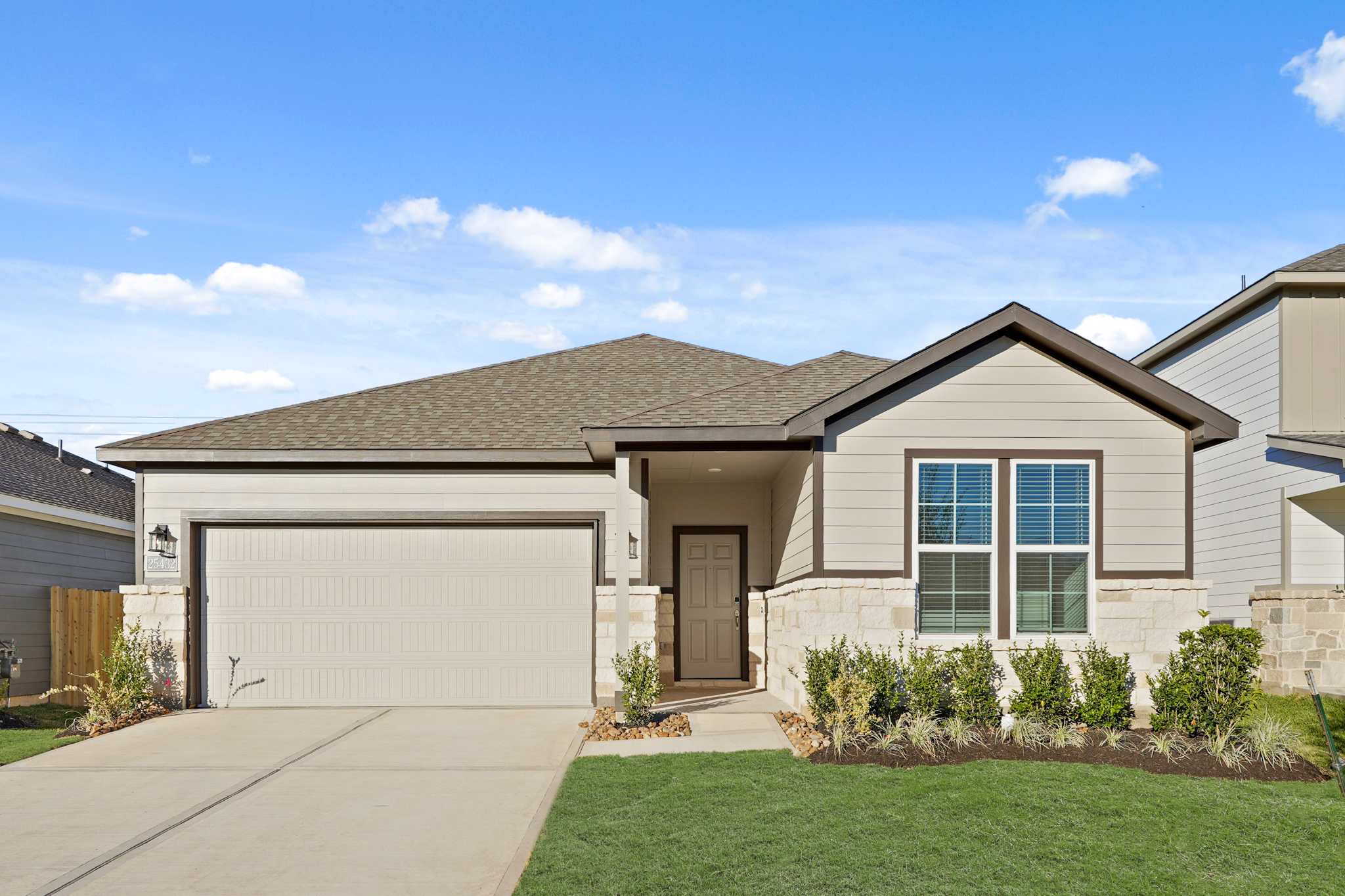 05A0109 25432 Blossom Court